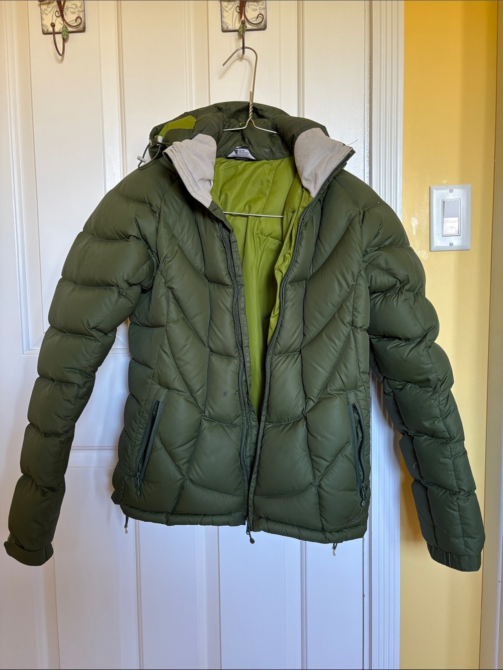 Vintage MEC Green Down Puffer Jacket Women’s